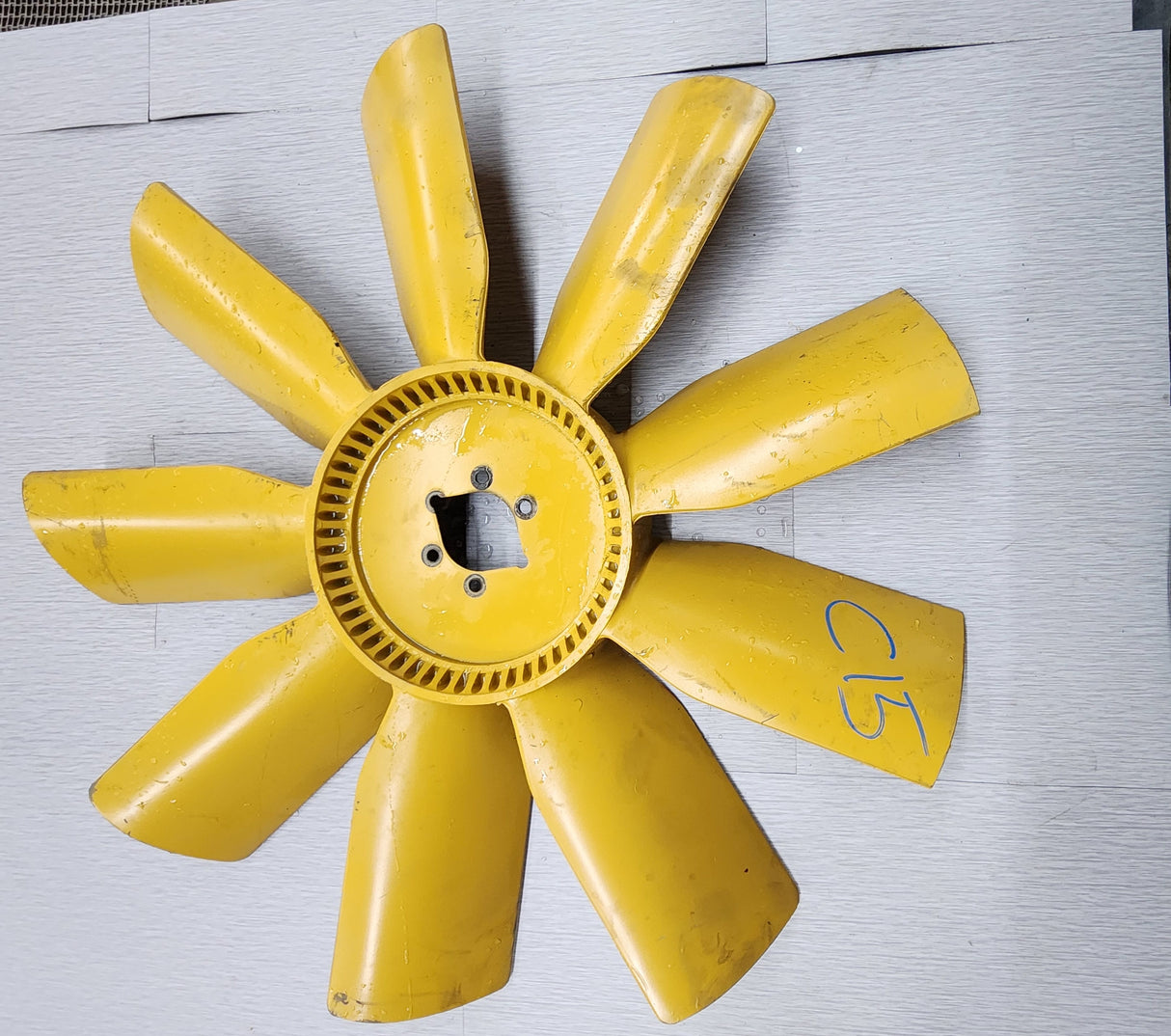 CATERPILLAR C15 FAN BLADE ASSEMBLY - 392-08 G32, PULLED OFF A CATERPILLAR C15