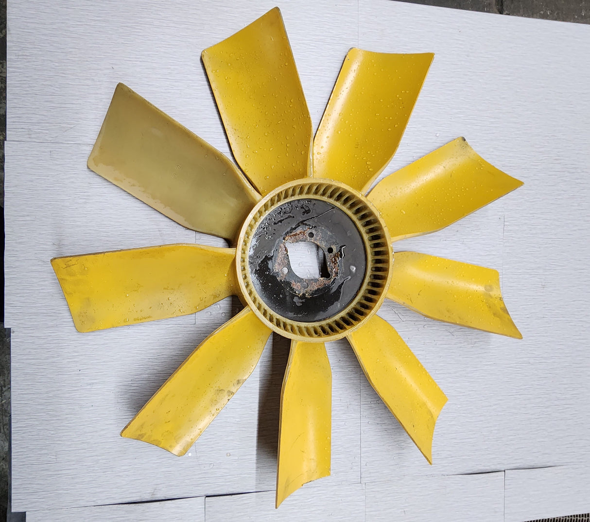 CATERPILLAR C15 FAN BLADE ASSEMBLY - 392-08 G32, PULLED OFF A CATERPILLAR C15