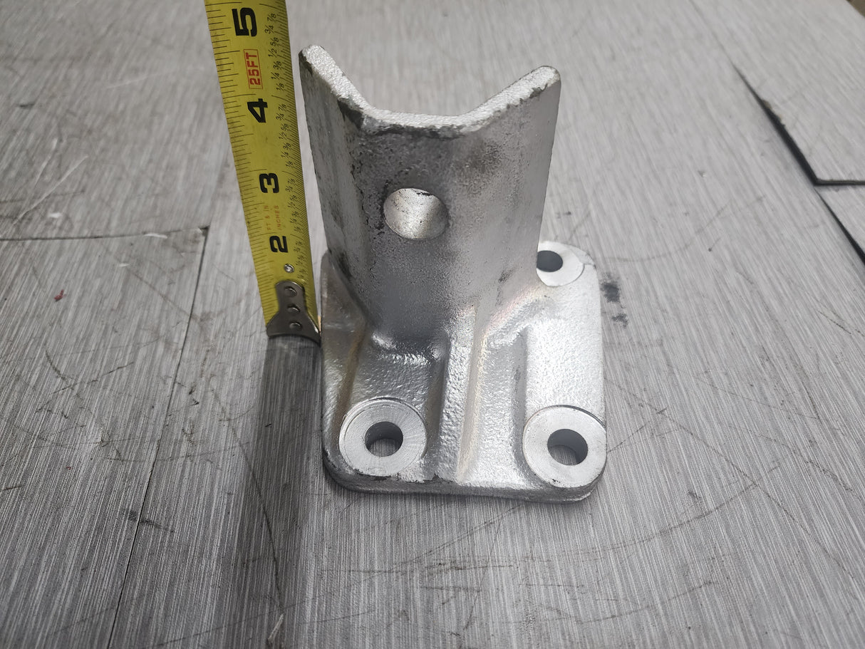 International Rear Engine Motor Mount Part # 1664750C1