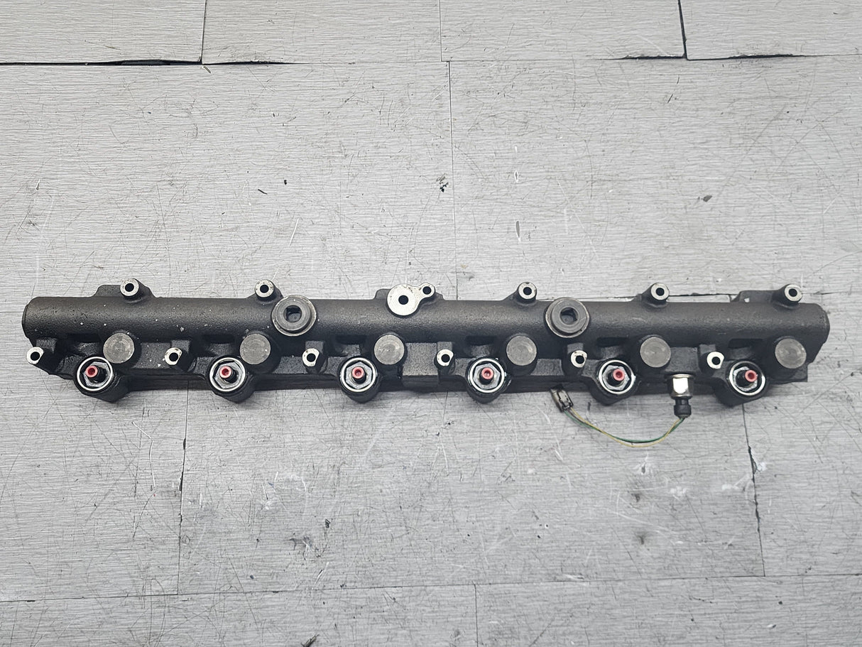 International DT466E EGR Diesel Engine Fuel & Oil Manifold Rail Part# 1841968C4