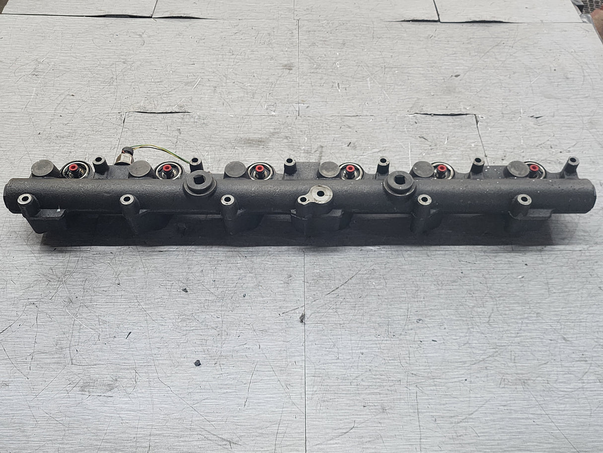 International DT466E EGR Diesel Engine Fuel & Oil Manifold Rail Part# 1841968C4