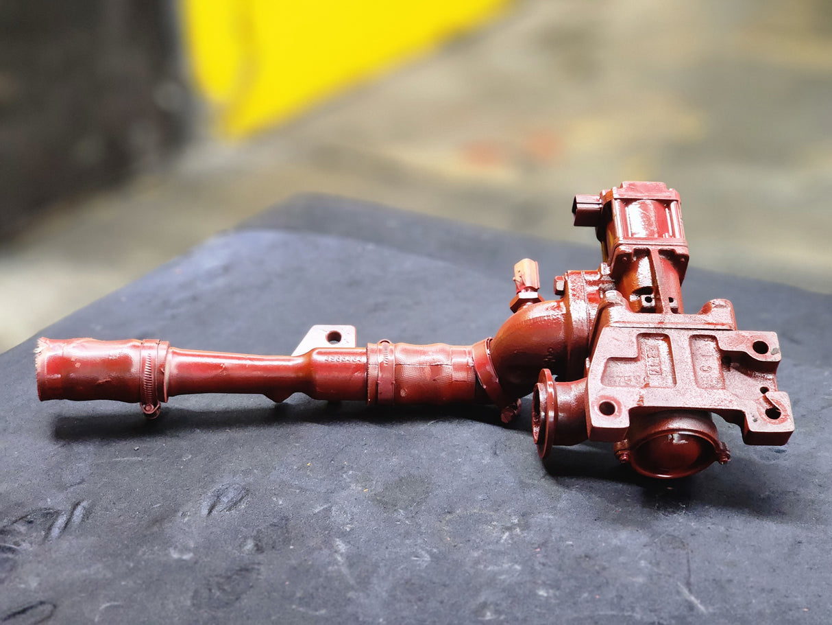 Cummins ISM330 Engine EGR Valve, EGR Venturi, Exhaust Transfer Tube & Exhaust Collector Connection Support For Sale