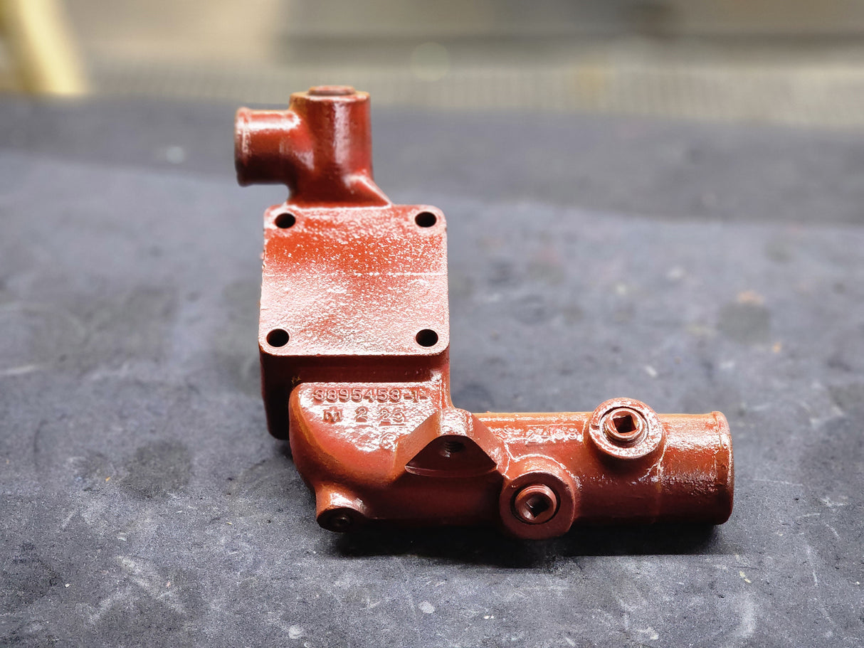 Cummins ISM Engine Thermostat Housing 3895453 For Sale