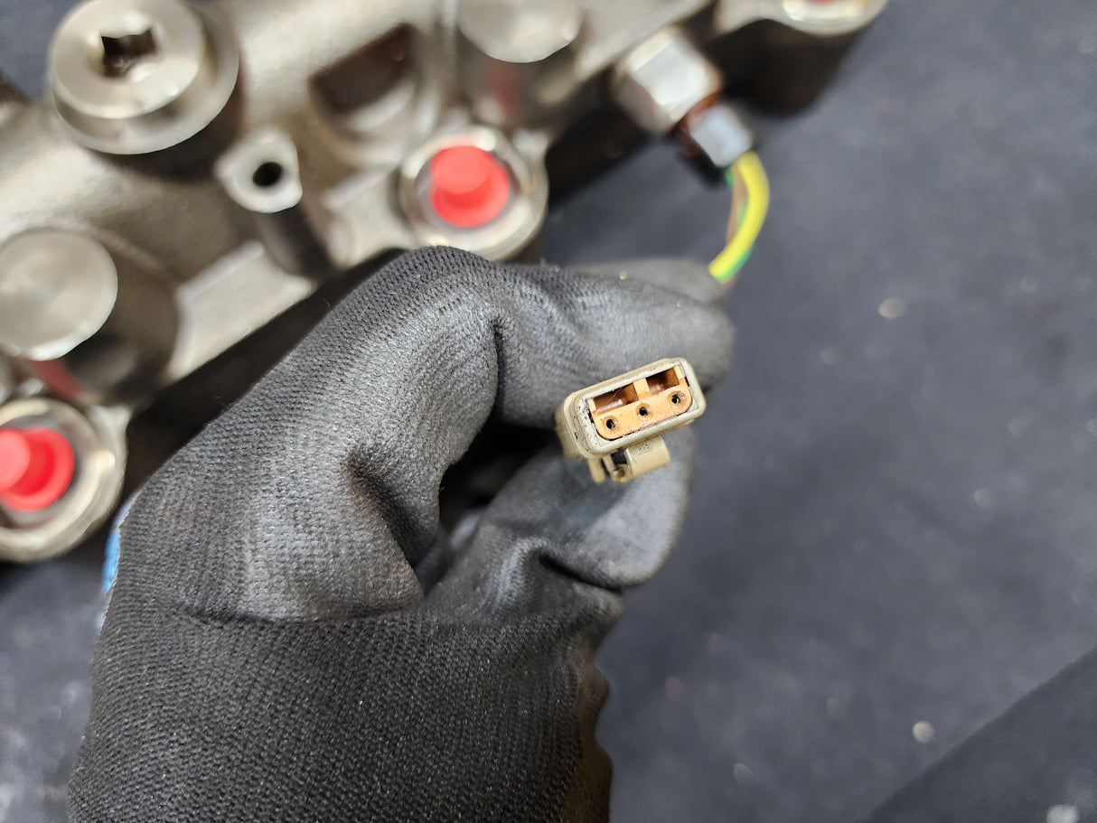 International DT466E EGR Diesel Engine Fuel and Oil Manifold Rail Part# 1841968C4 For Sale