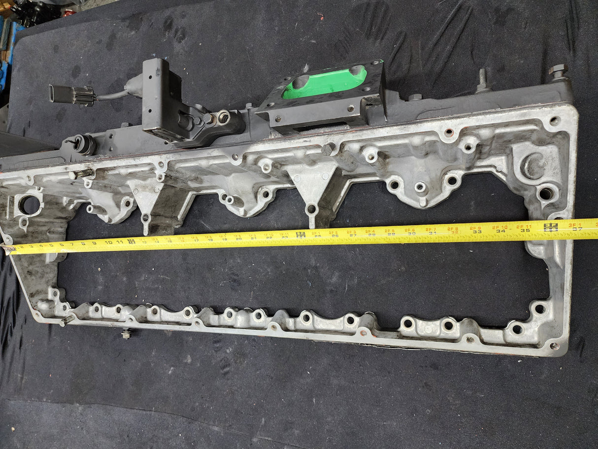 2004 Cummins ISM 320V Diesel Engine Rocker Arm Housing with Front Lifting Bracket, EGR Valve & Air Intake Manifold