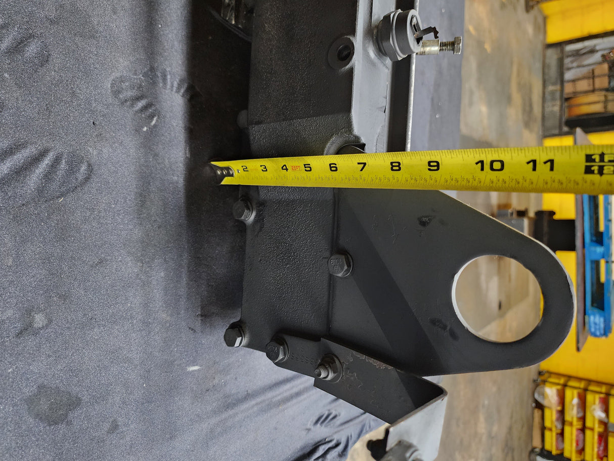 2004 Cummins ISM 320V Diesel Engine Rocker Arm Housing with Front Lifting Bracket, EGR Valve & Air Intake Manifold