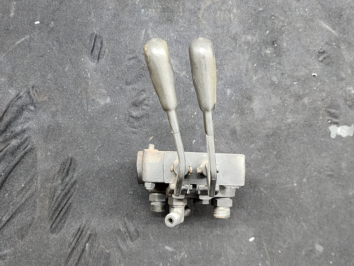 Hydraulic Directional Double Control Valve 060C For Sale