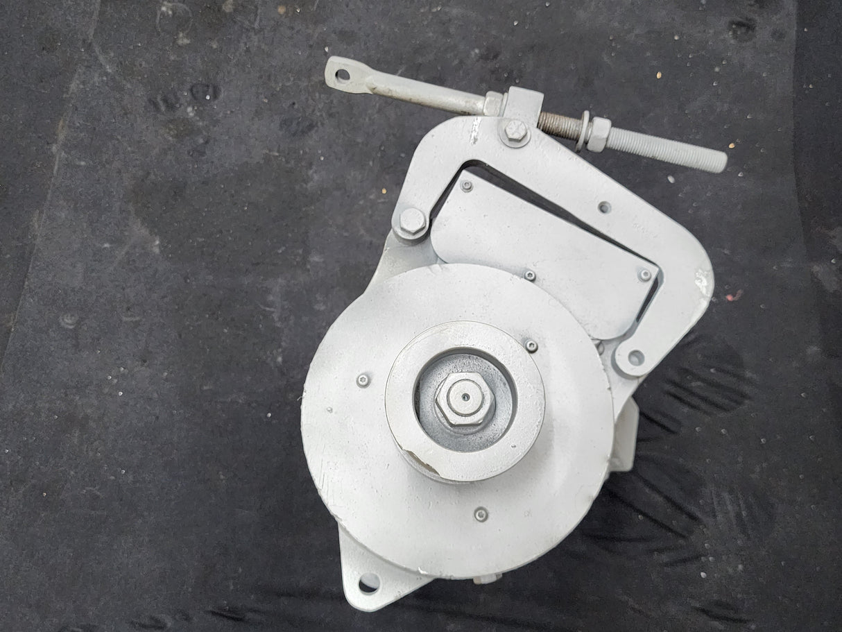 OEM C.E Diesel Engine Niehoff Alternator, Bracket Part # 3055043