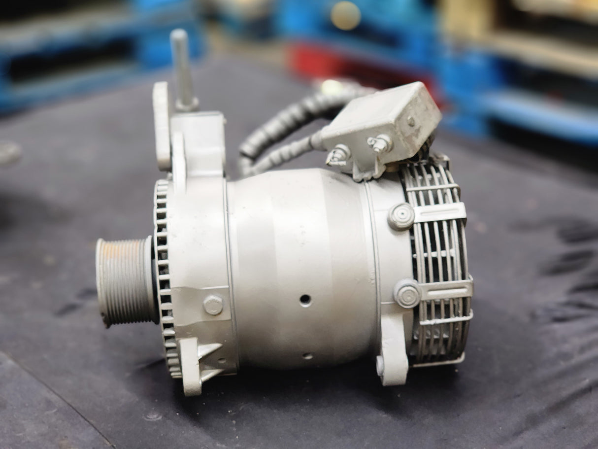 OEM C.E Diesel Engine Niehoff Alternator, Bracket Part # 3055043