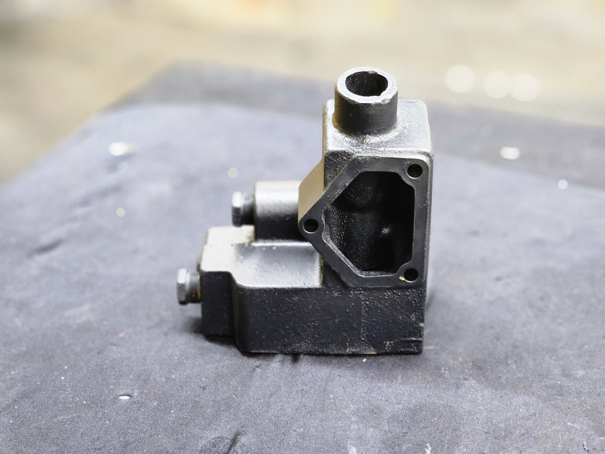 Caterpillar C7/3126 Diesel Engine Thermostat Housing 133-3730 CAT -01- For Sale