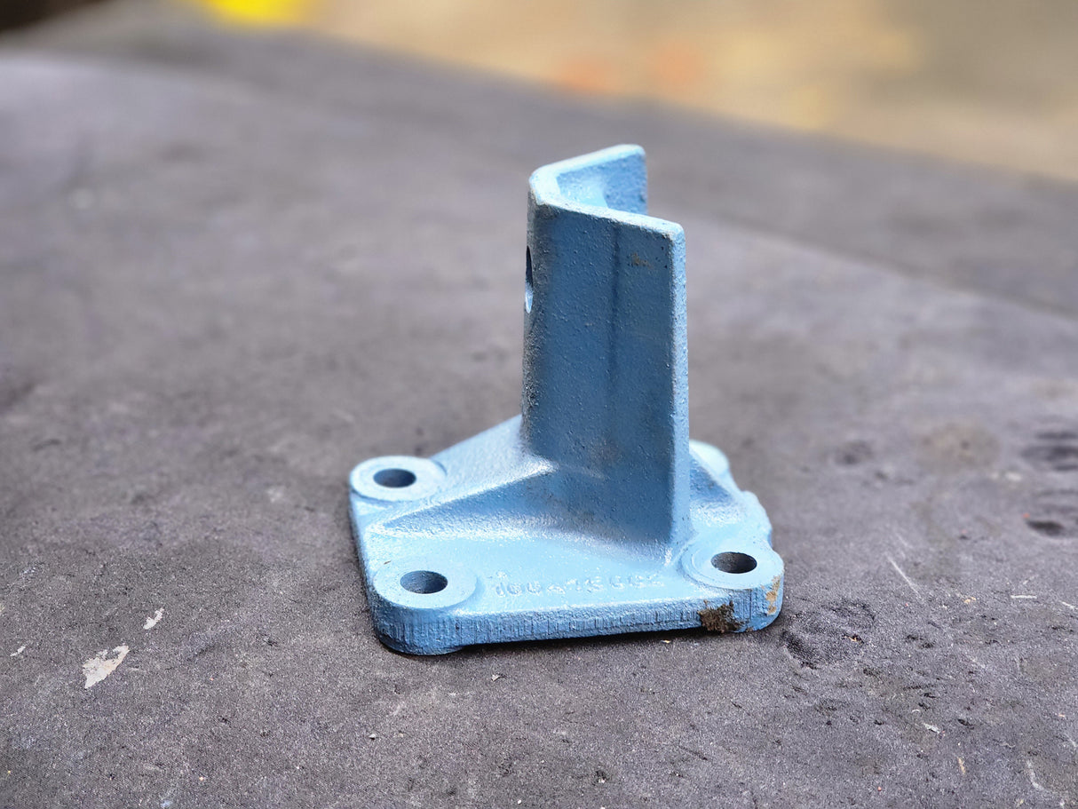 International Rear Engine Motor Mount 1664750C2 For Sale