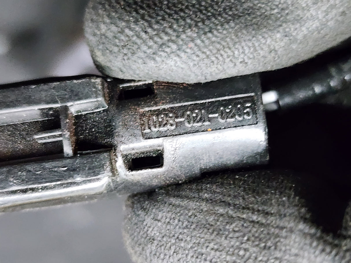 Mack 21262488 Air Intake Transfer Elbow Tube With Sensor For Sale