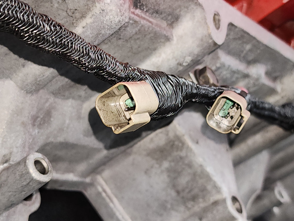 2008 Cummins ISM 410 Diesel Engine Rocker Arm Housing with Front Lifting Bracket, EGR Valve, Air Intake Manifold & Wire Harness