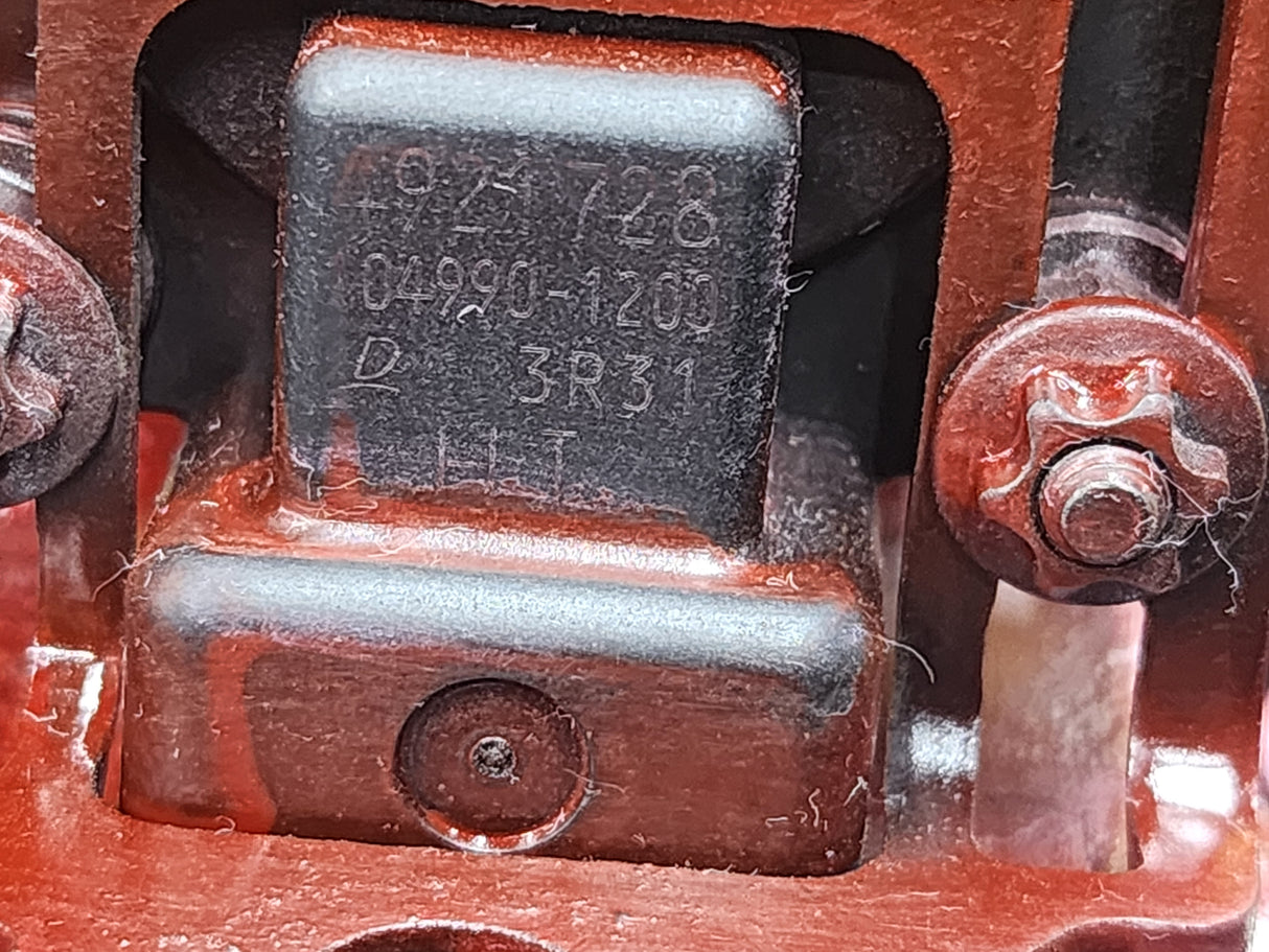 2008 Cummins ISM 410 Diesel Engine Rocker Arm Housing with Front Lifting Bracket, EGR Valve, Air Intake Manifold & Wire Harness