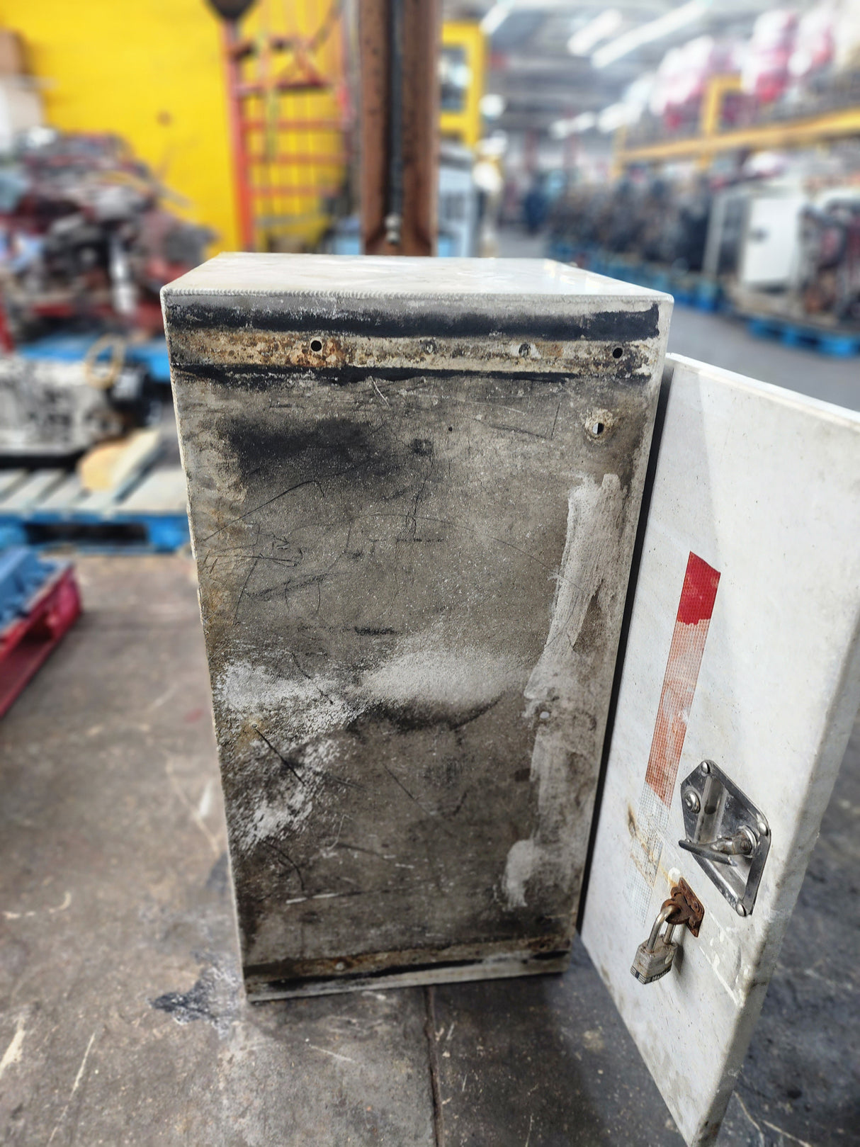 36” Truck Cabin Aluminum Tool Box For Sale