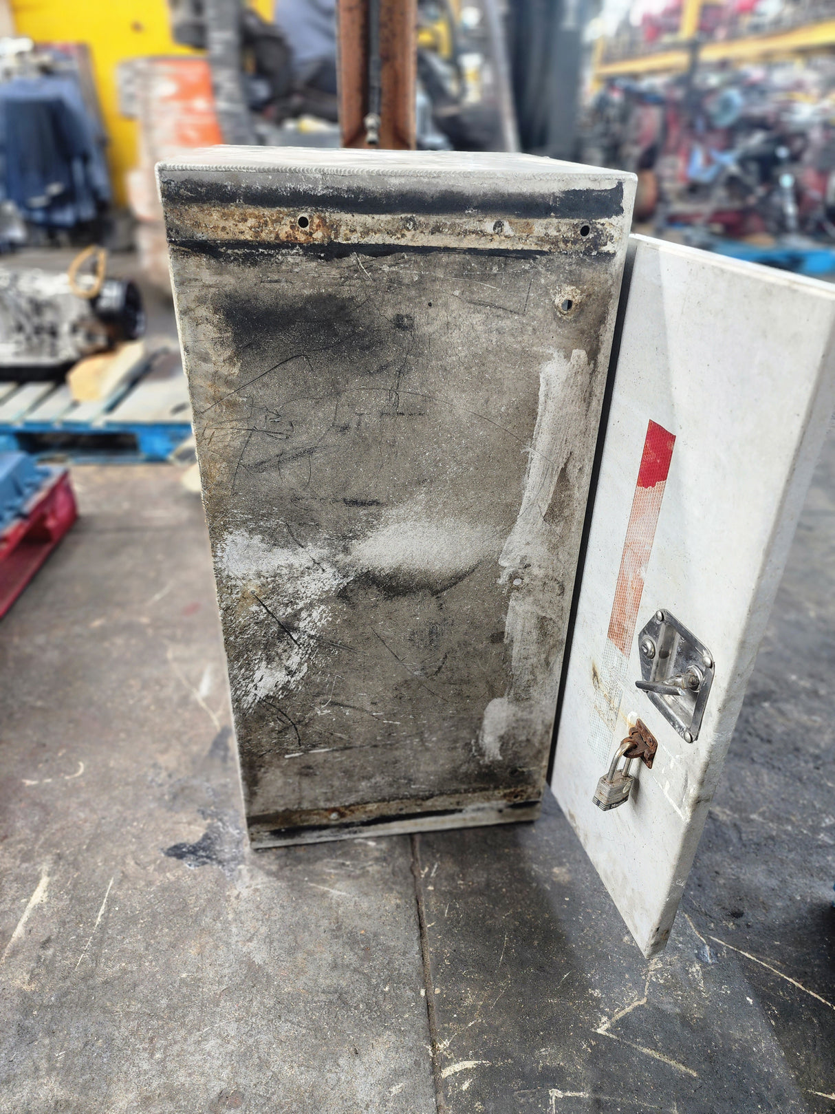 36” Truck Cabin Aluminum Tool Box For Sale