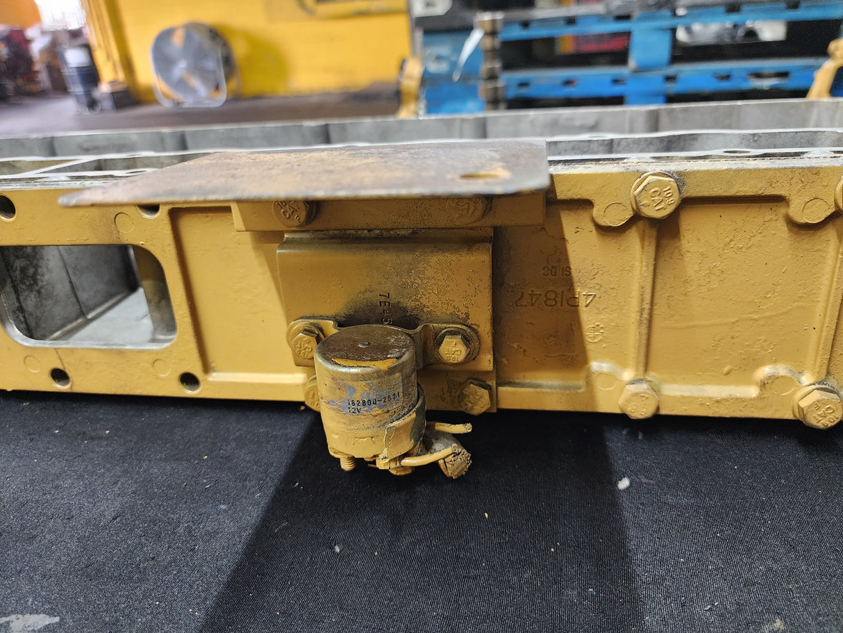 OEM Caterpillar 3116 Diesel Engine Valve Cover Base with Intake Manifold For Sale