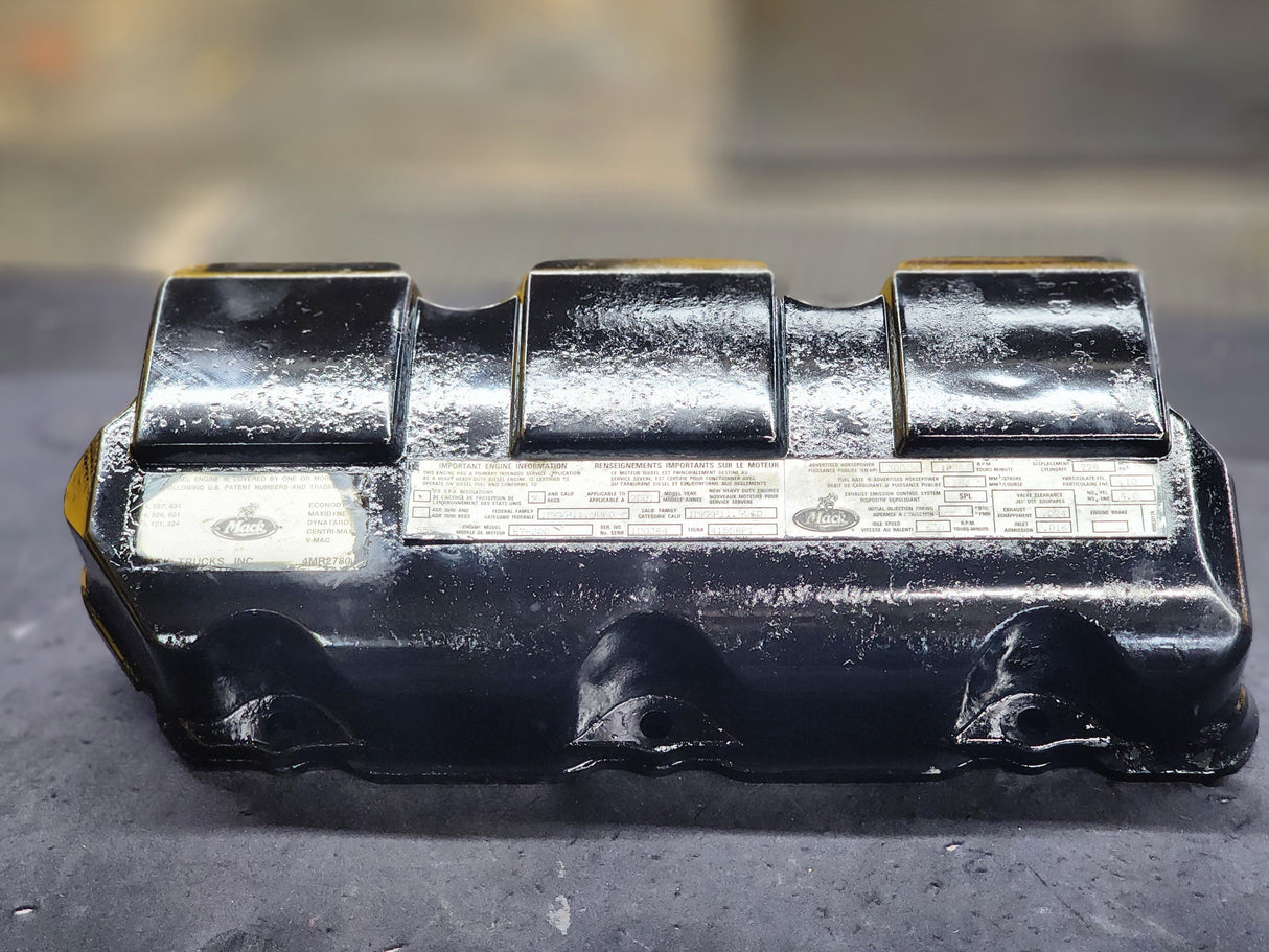 2001 OEM Mack ETEC E7-300 4MR2780 Diesel Engine Valve Cover 337GB537 For Sale