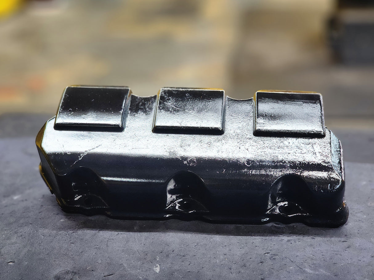 2001 OEM Mack ETEC E7-300 4MR2780 Diesel Engine Valve Cover 337GB537 For Sale