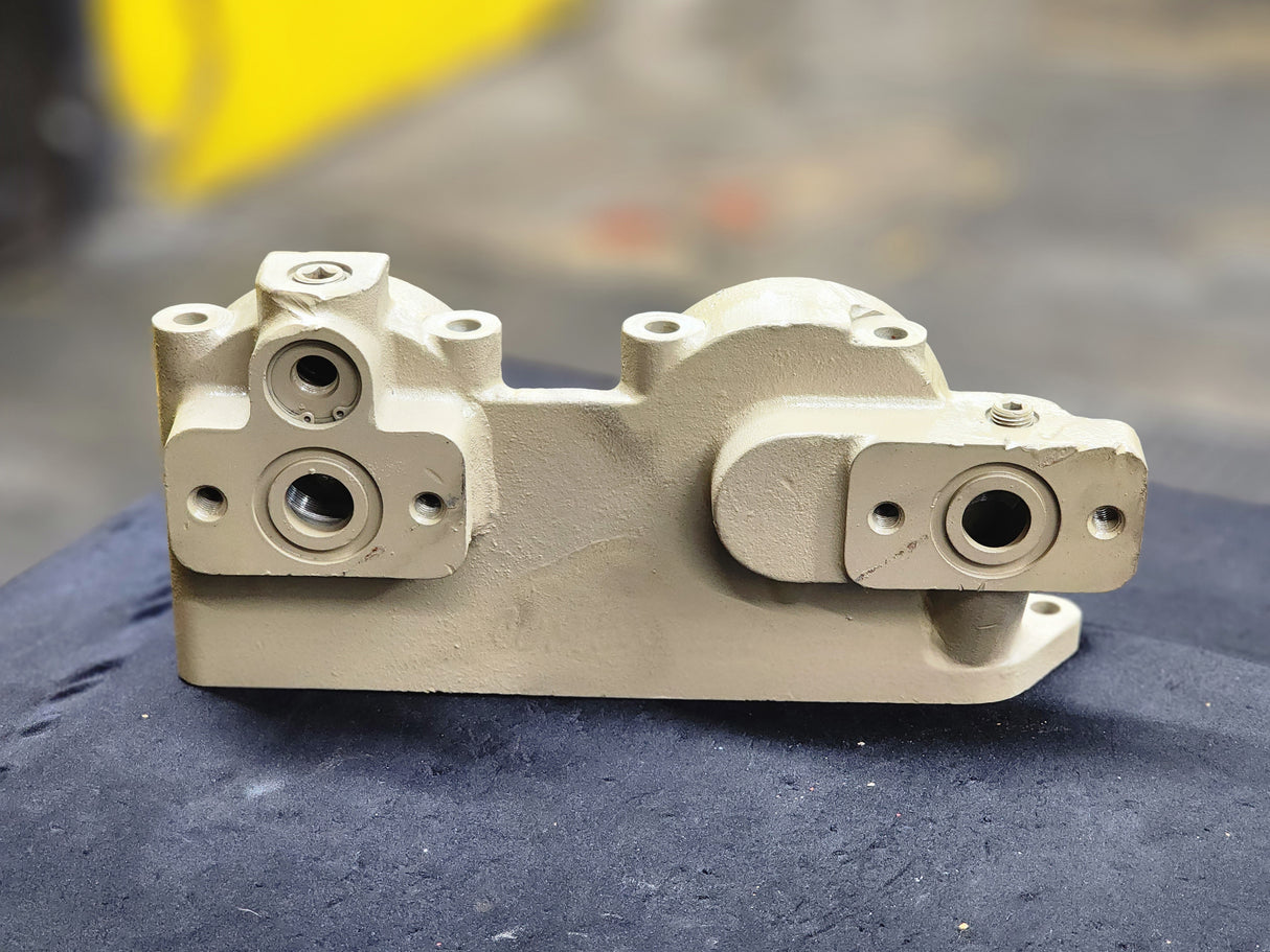 OEM Cummins L10 Diesel Engine Oil Filter Lubricating Head 3033041 For Sale