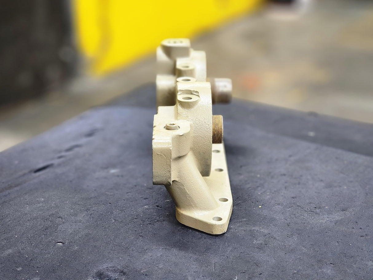 OEM Cummins L10 Diesel Engine Oil Filter Lubricating Head 3033041 For Sale