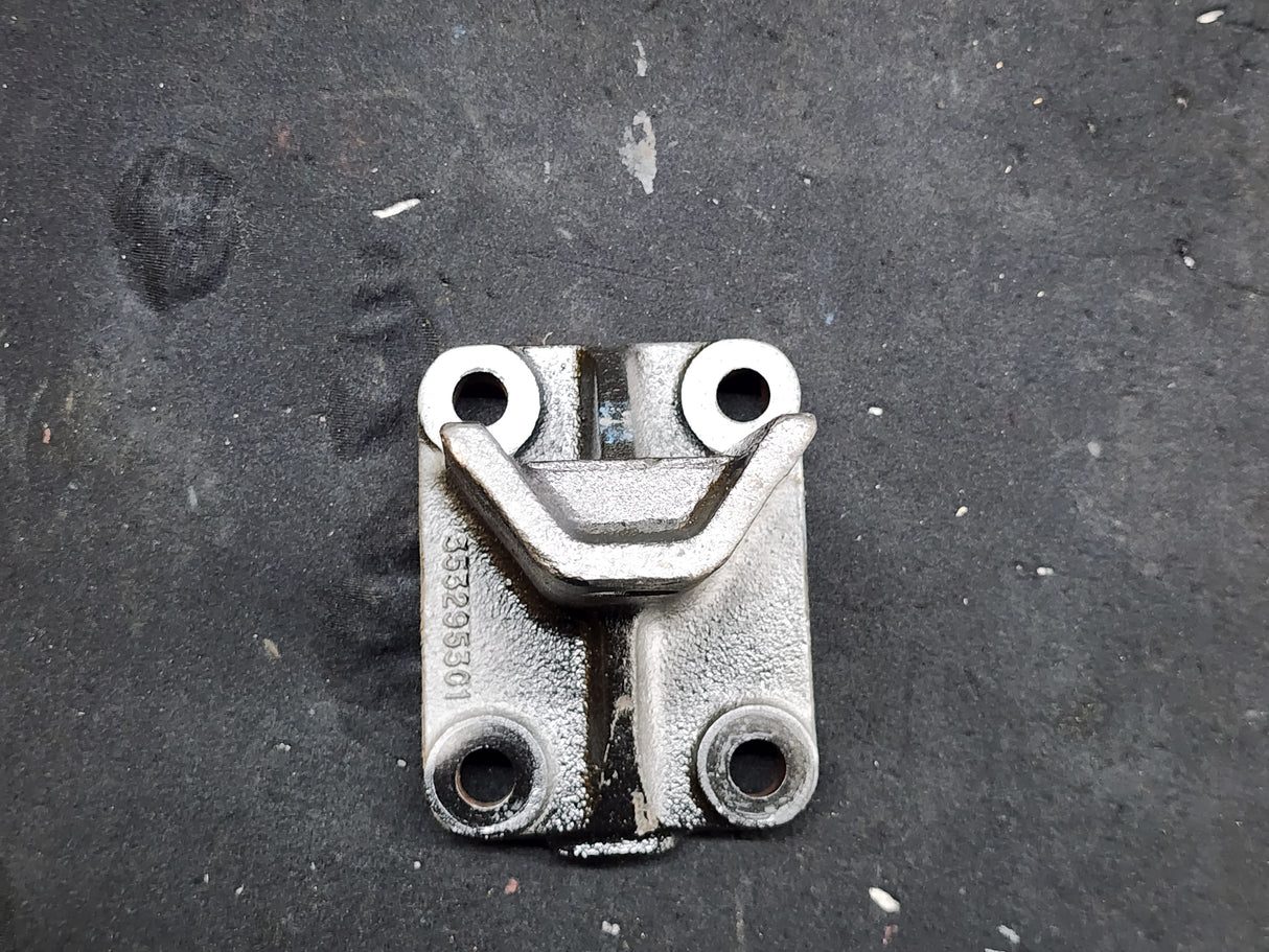 OEM International DT466E Engine Mount 3532953C1 For Sale