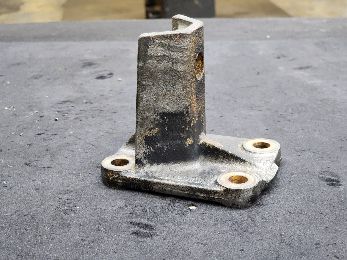 OEM International DT466E Engine Mount 3532953C1 For Sale