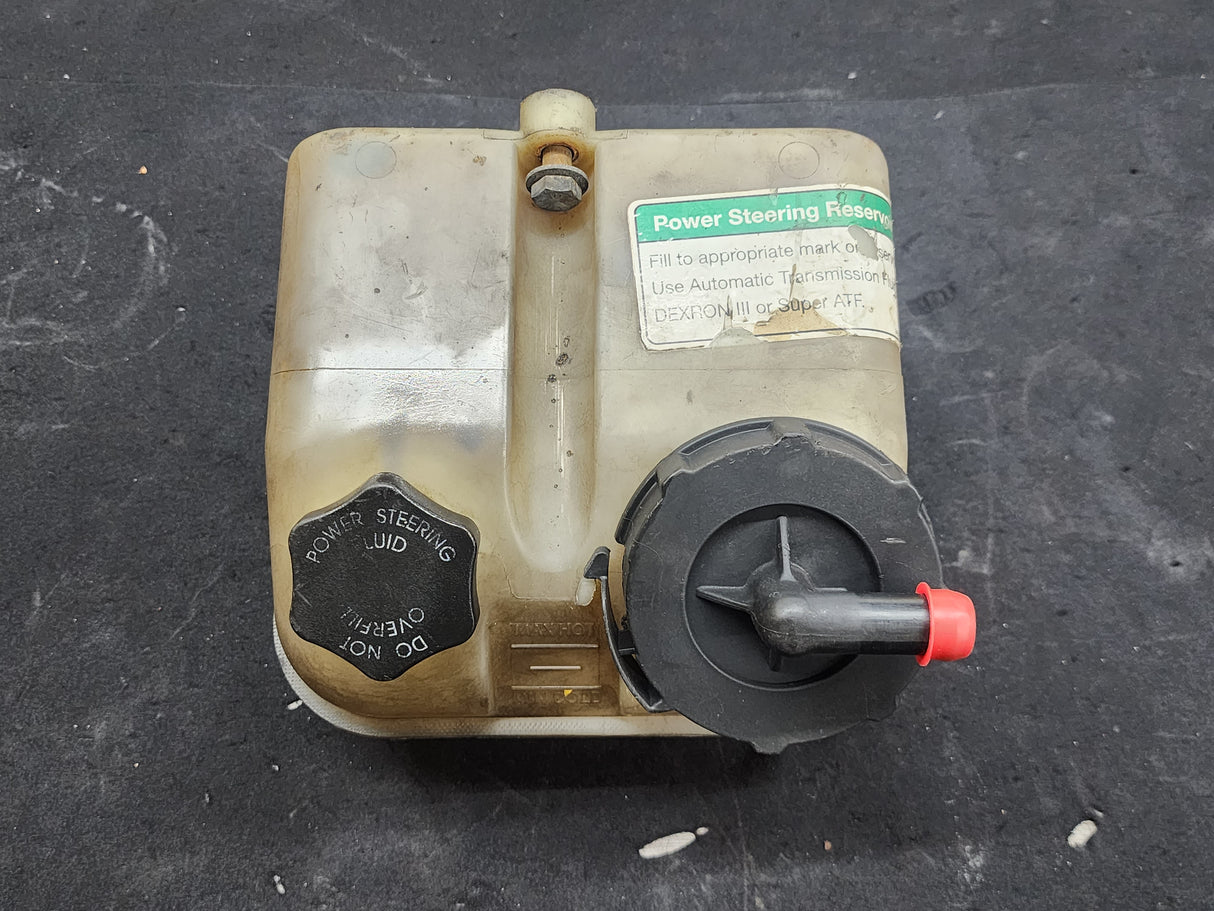 Freightliner Cascadia Power Steering Reservoir Tank A14-14796-001