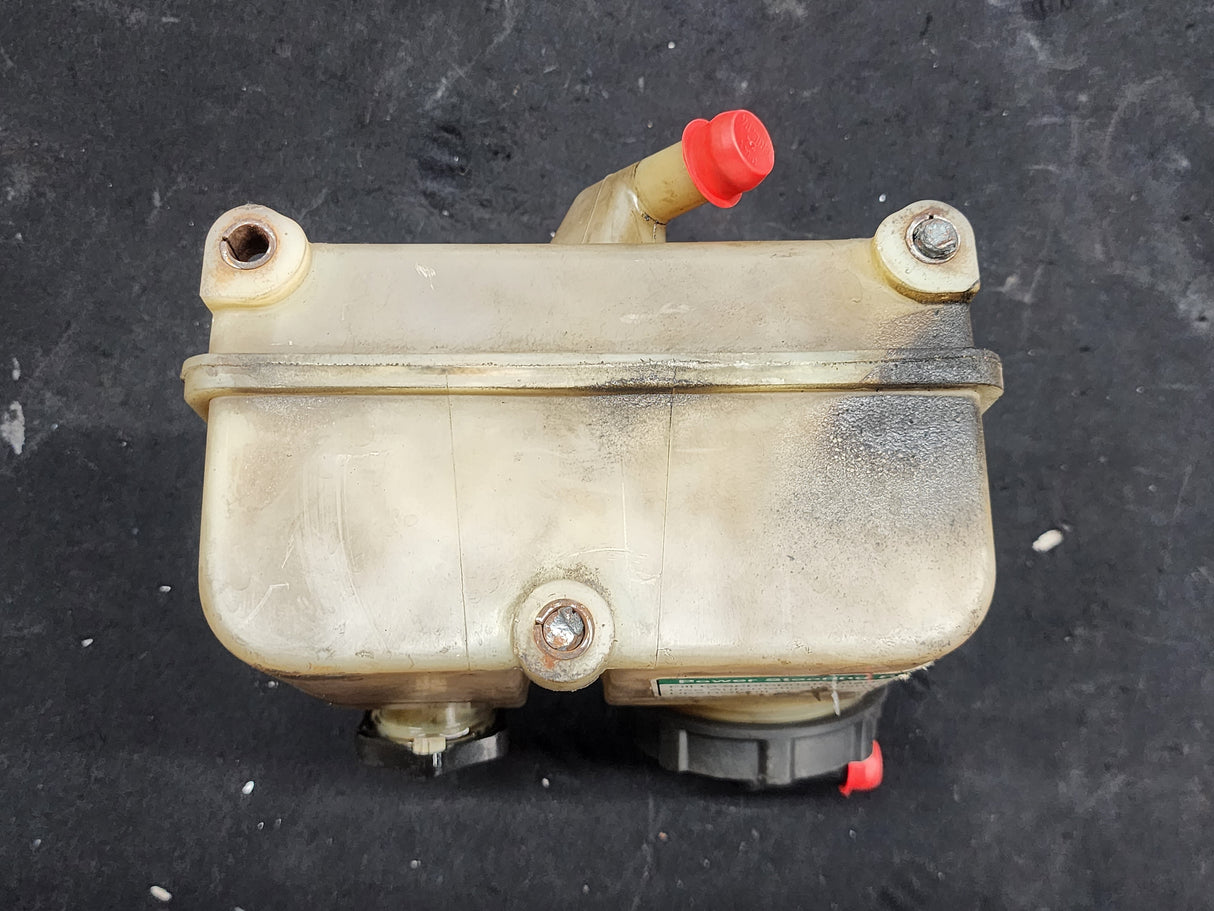 Freightliner Cascadia Power Steering Reservoir Tank A14-14796-001