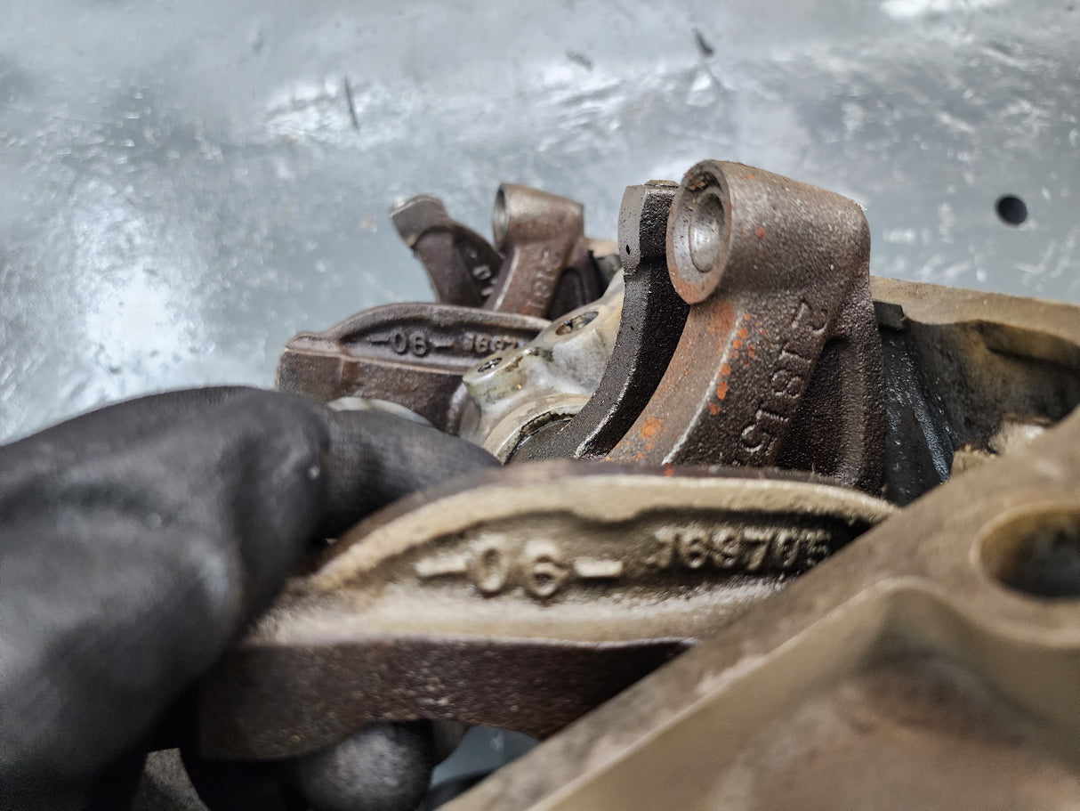 Cummins NT855 Diesel Engine Rocker Arm 218152 & Housing 3044787 For Sale