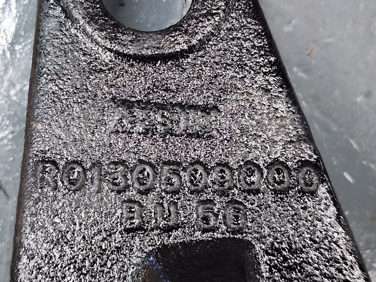 Cummins ISB 6.7L Engine Mount R0130509000 For Sale