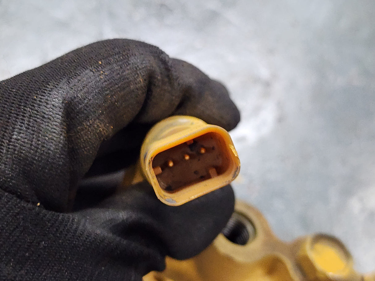 Caterpillar C7 Diesel Engine Oil Manifold 226-8696 For Sale