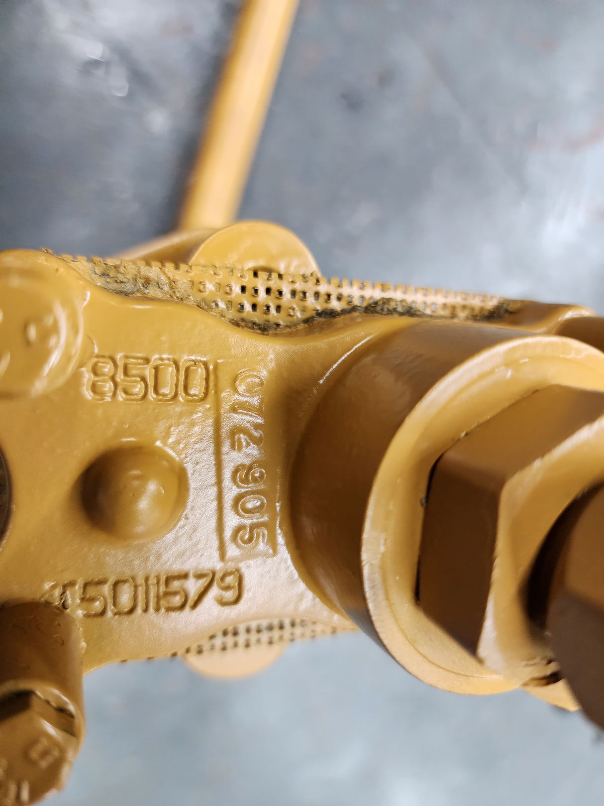 Caterpillar C7 Diesel Engine Water Coolant Flow Adapter W/Tube OEM T5011579 For Sale