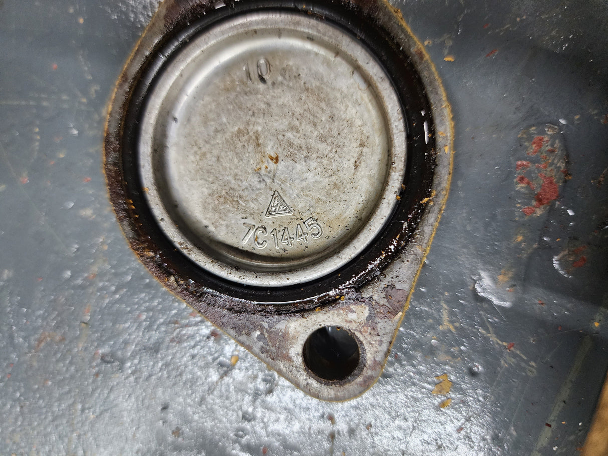 2006 Caterpillar C7 Timing Cover Plate 7E-8050 01 For Sale