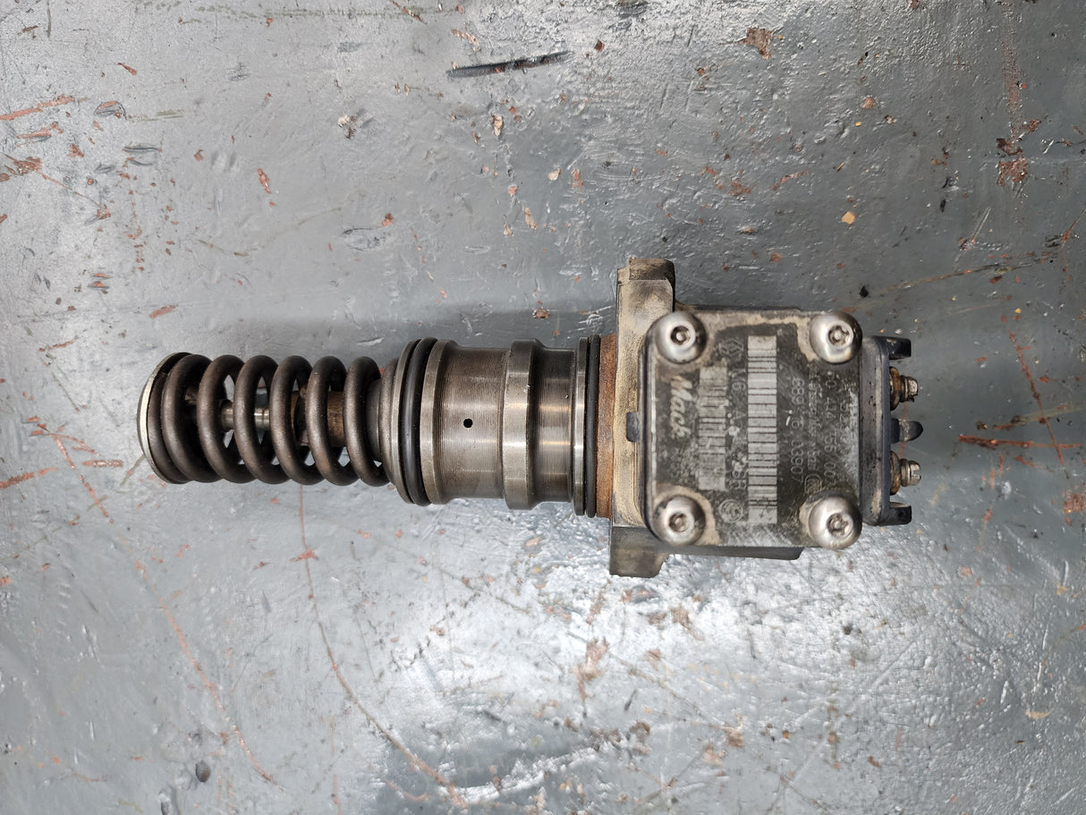 Mack MP8 Fuel Injector 8J55 For Sale, Part # 0414755007