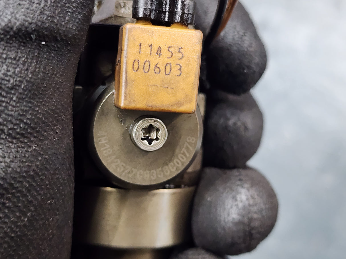 International DT466E Fuel Injector 1842577C93 For Sale