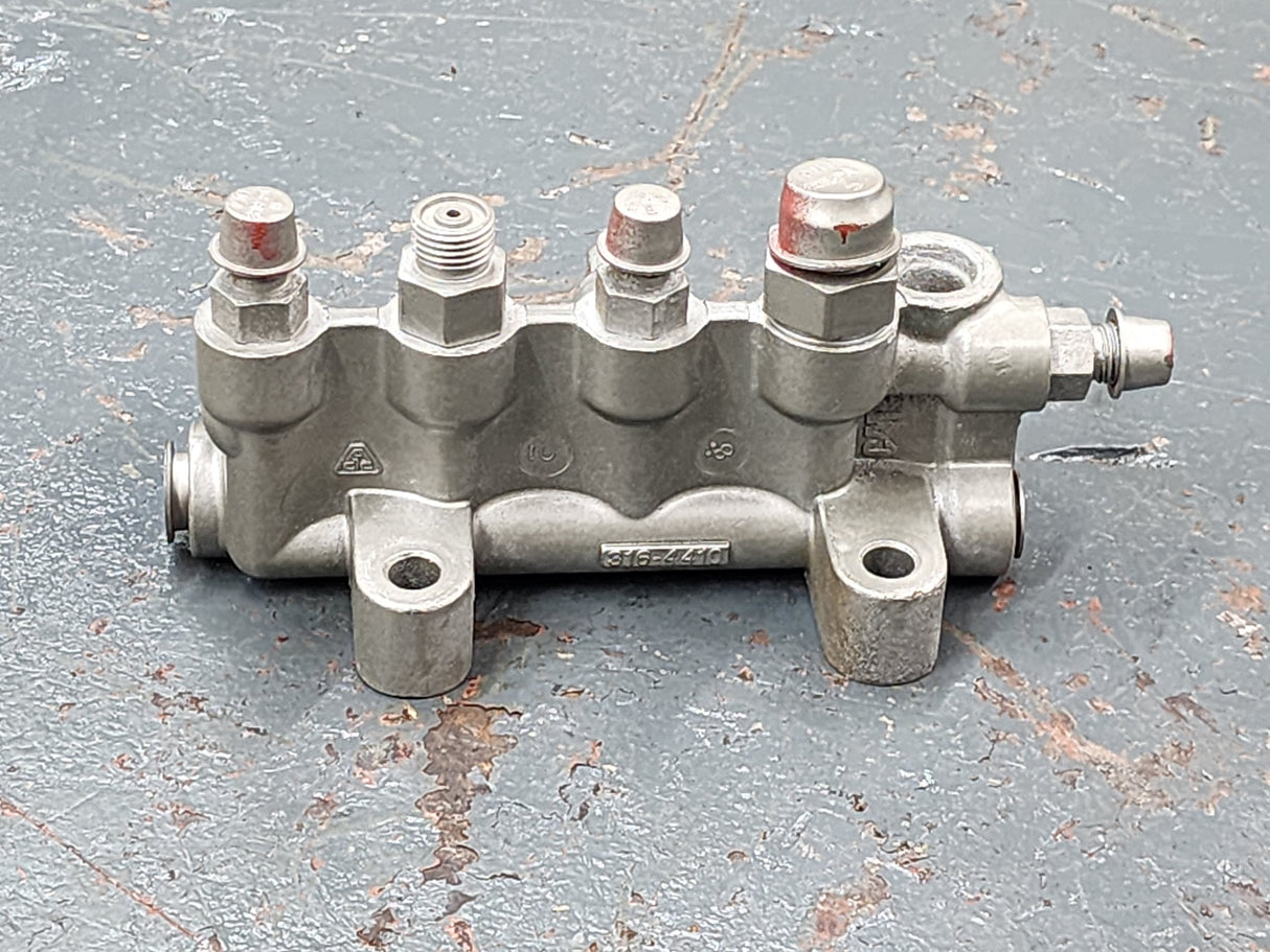 Caterpillar C15 Diesel Engine Fuel Manifold Part # 316-4410