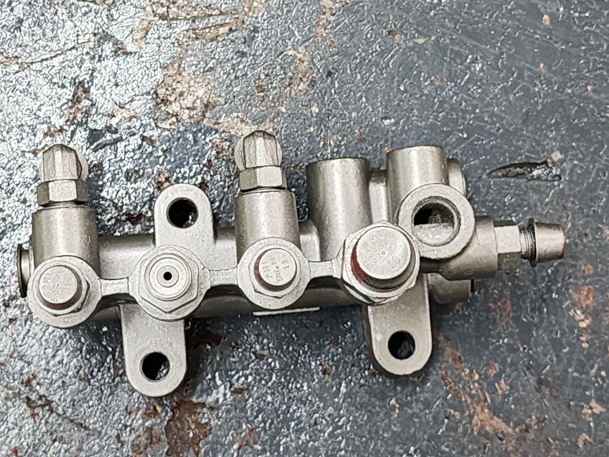 Caterpillar C15 Diesel Engine Fuel Manifold Part # 316-4410