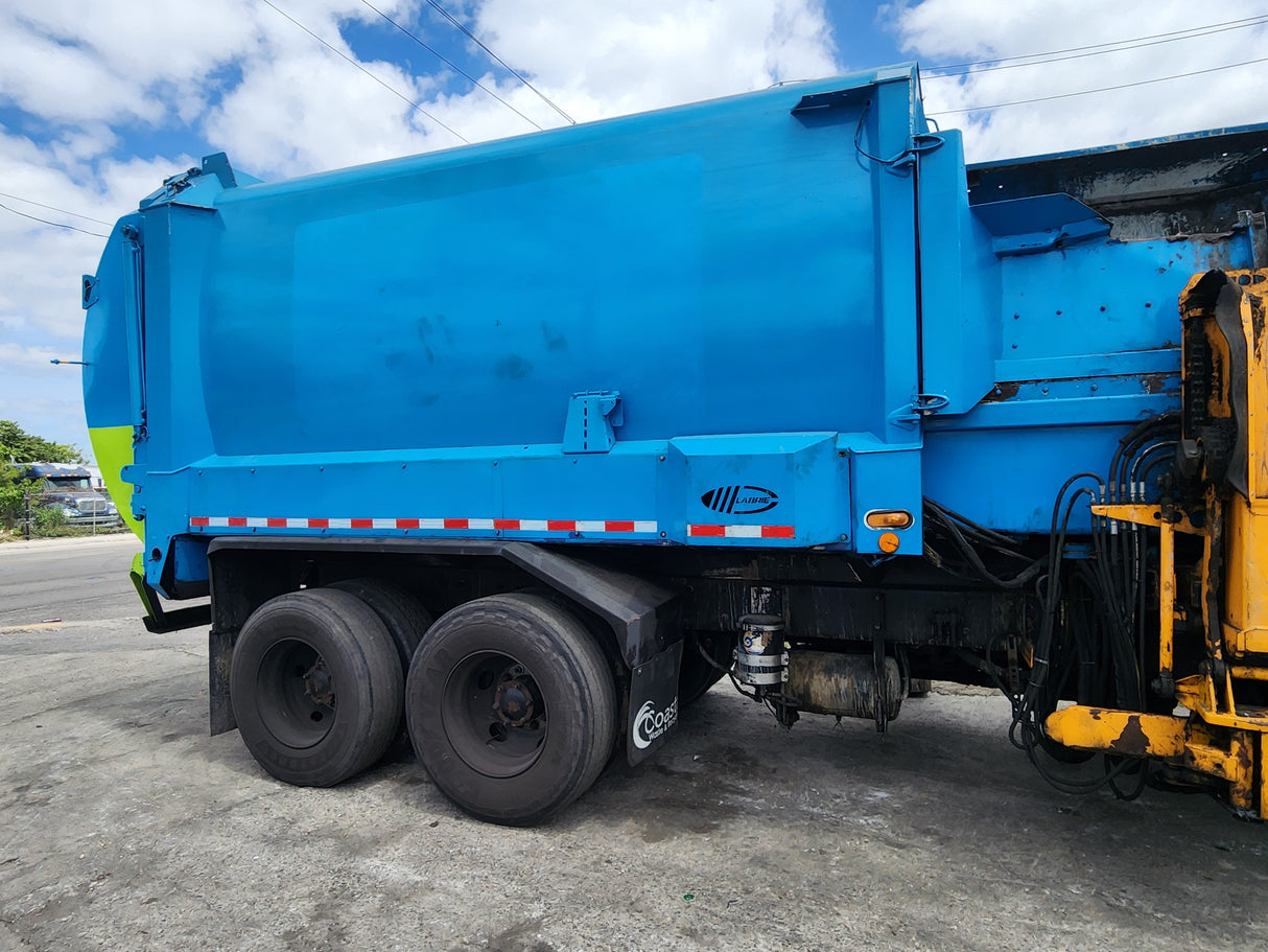 2011 Mack LEU613 Series 600 Garbage Truck W/ Mack MP7 Diesel Engine