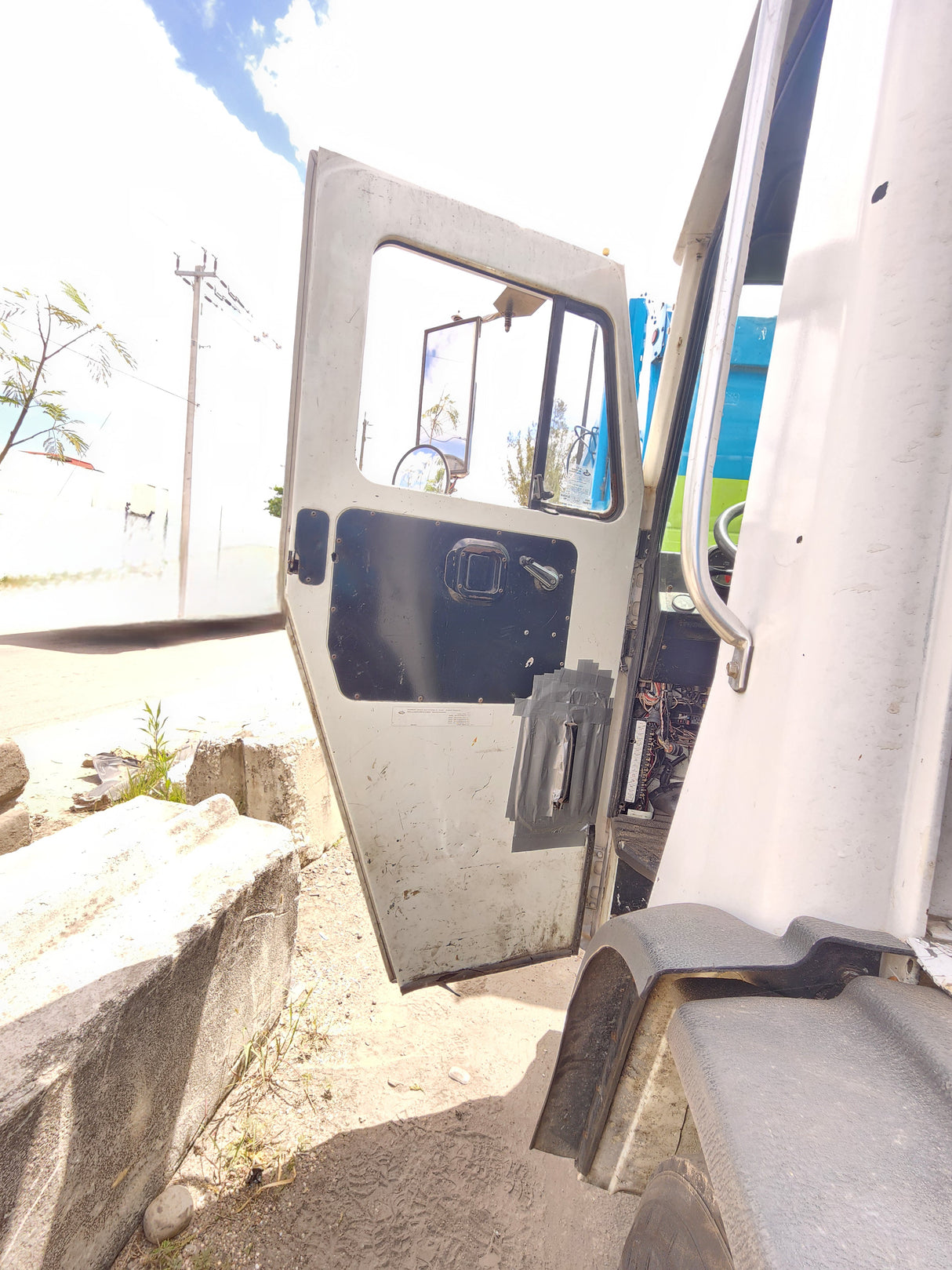 2011 Mack LEU613 Series 600 Garbage Truck W/ Mack MP7 Diesel Engine