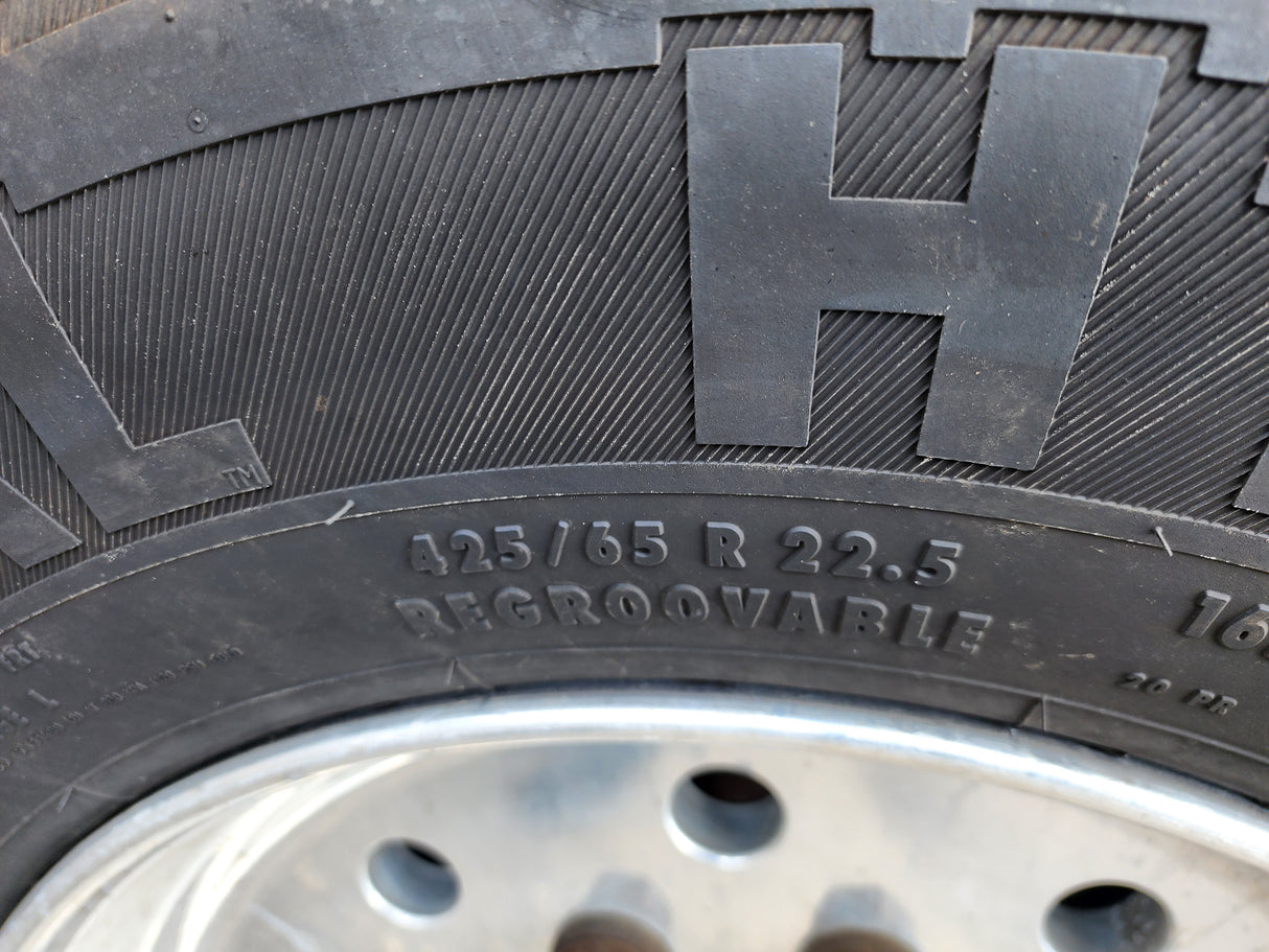 2011 Mack LEU613 Series 600 Garbage Truck W/ Mack MP7 Diesel Engine