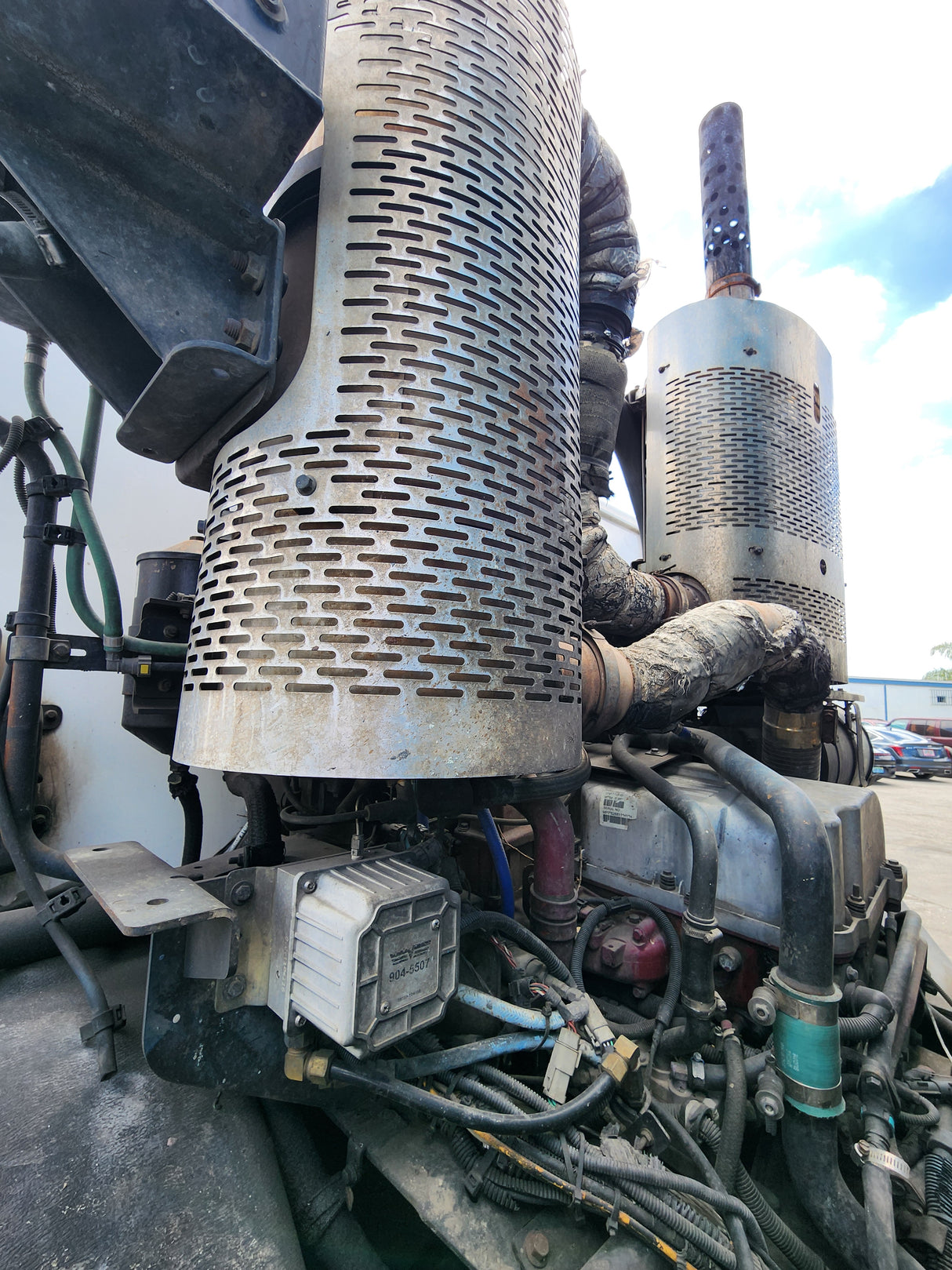 2011 Mack LEU613 Series 600 Garbage Truck W/ Mack MP7 Diesel Engine