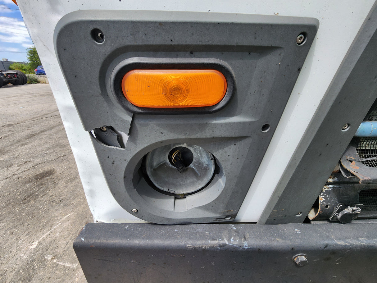 2011 Mack LEU613 Series 600 Garbage Truck W/ Mack MP7 Diesel Engine