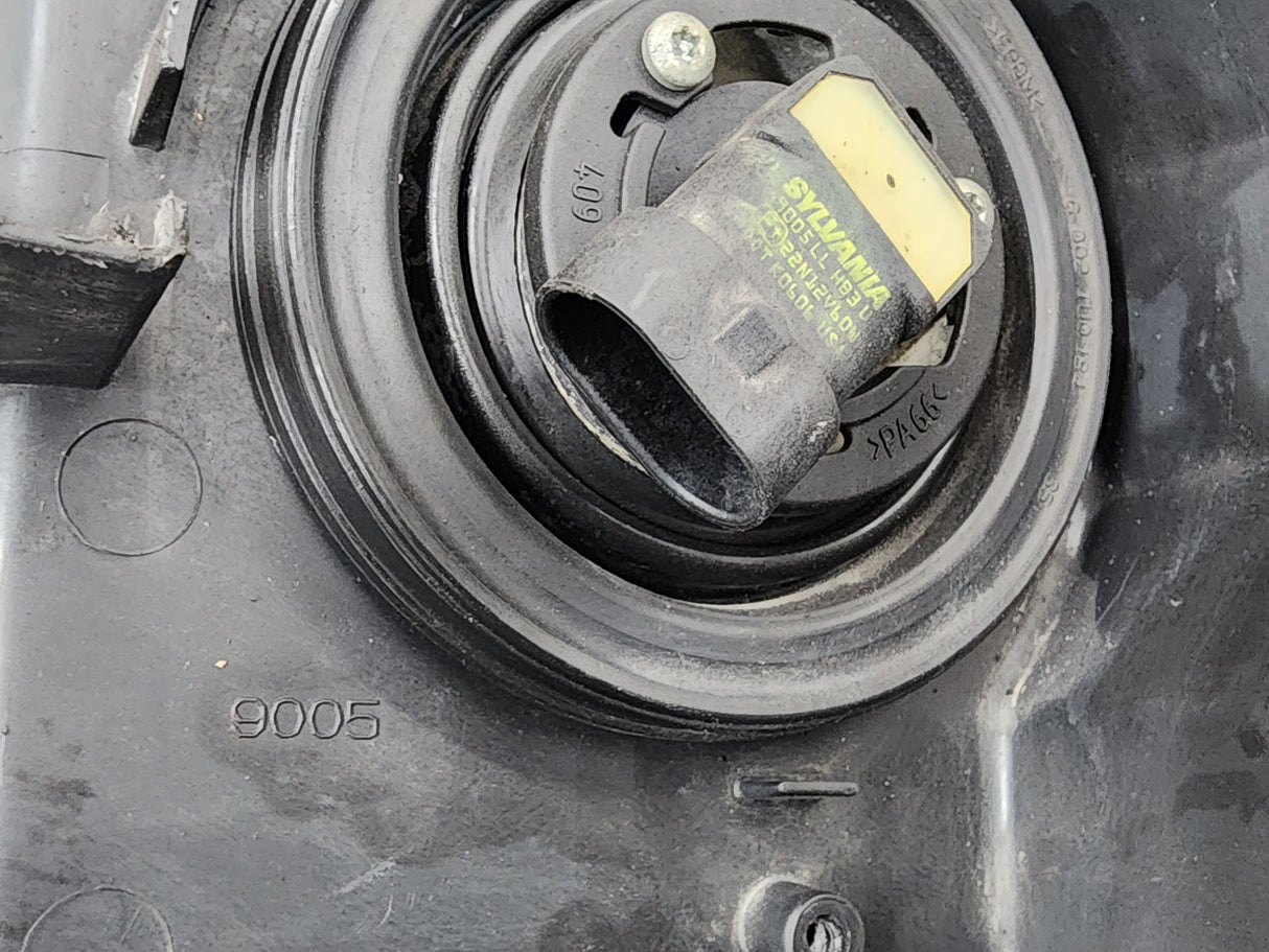 Automotive Lighting GM OEM Passenger (RIGHT) Side Front Headlight 25798851