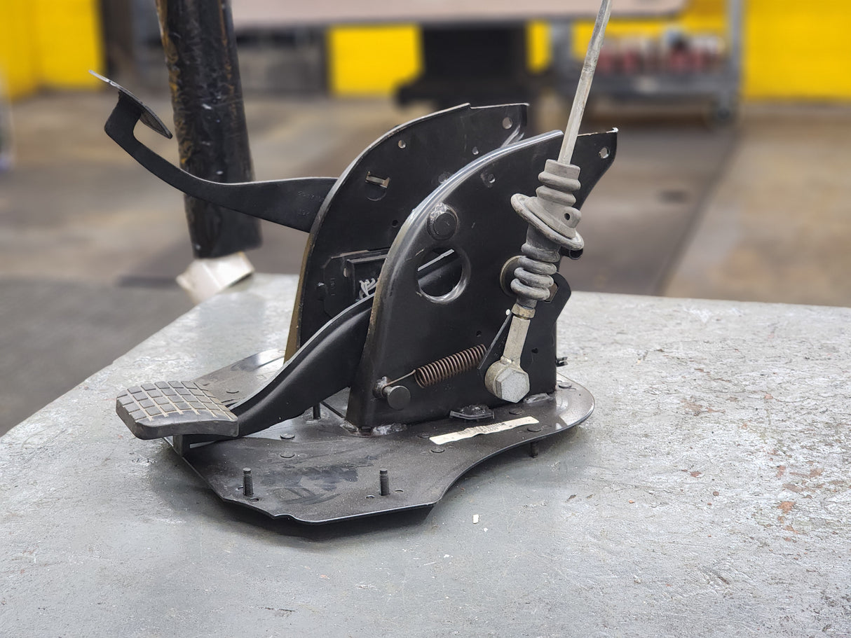 Bendix Clutch & Brake Assembly Housing Part # 100117699