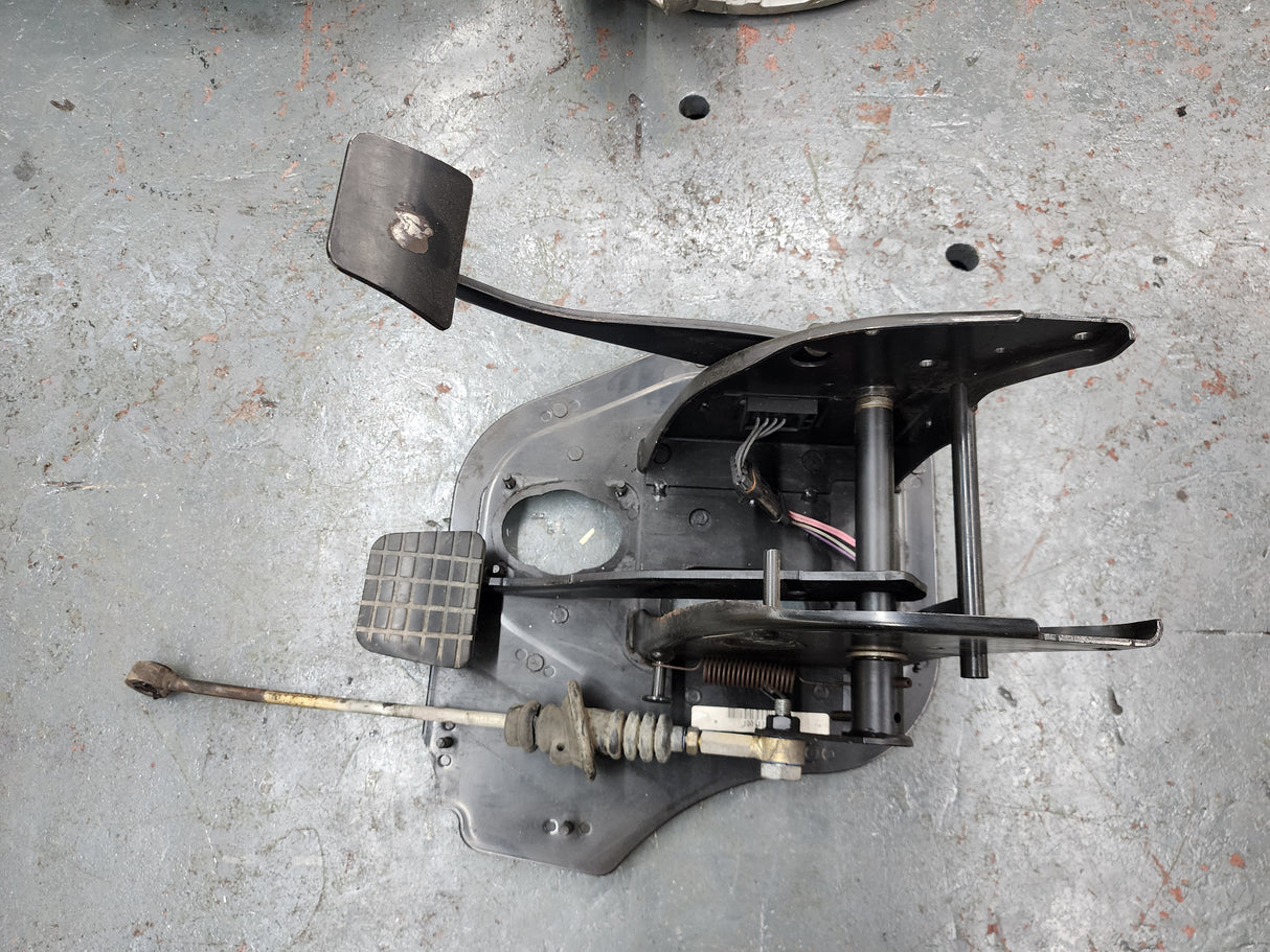 Bendix Clutch & Brake Assembly Housing Part # 100117699