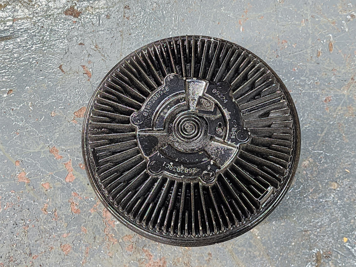 International BorgWarner Viscous Fan Clutch 2602038C1