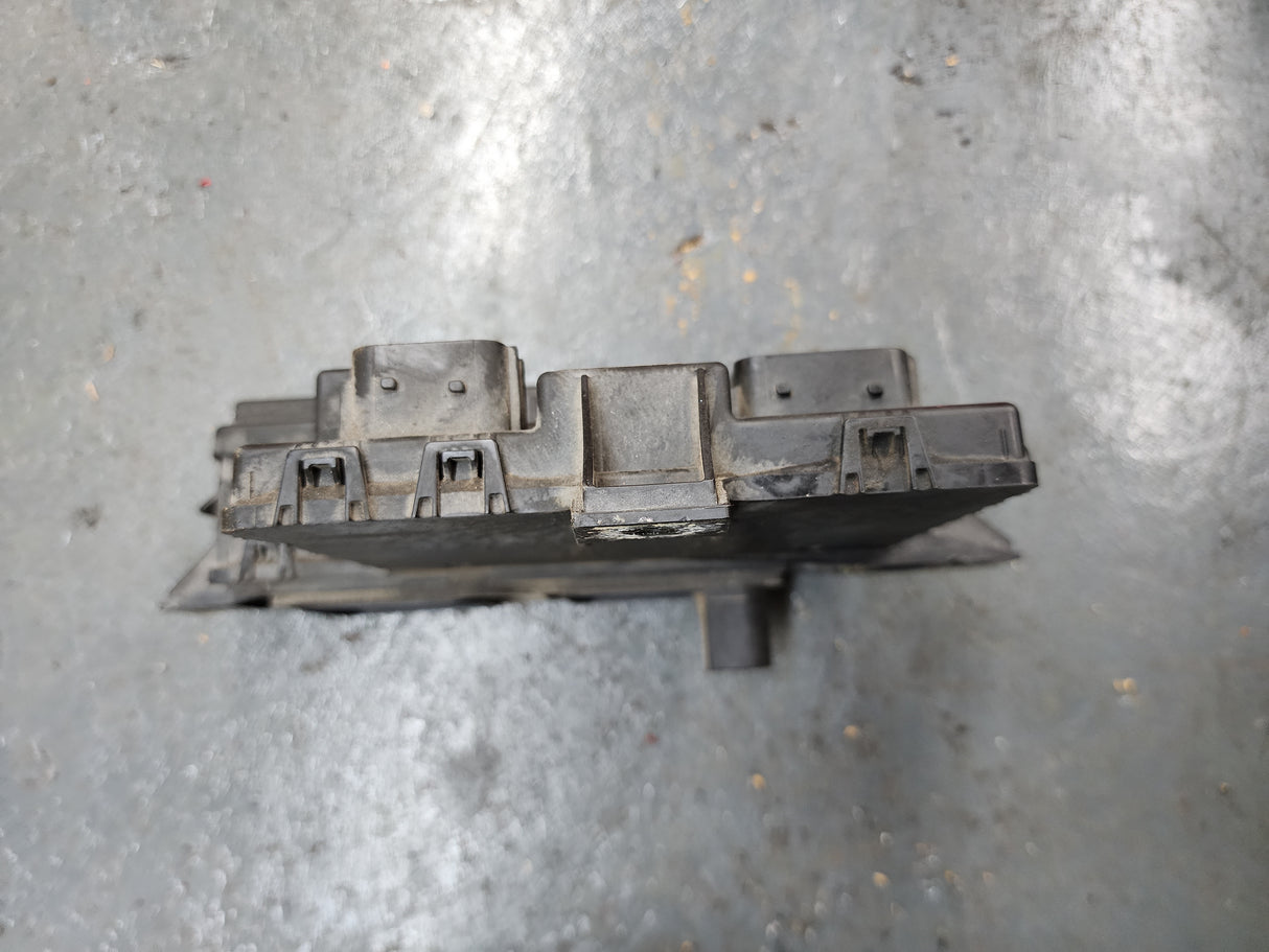 Freightliner Cascadia Cab Control Module (CECU) A06-75982-002