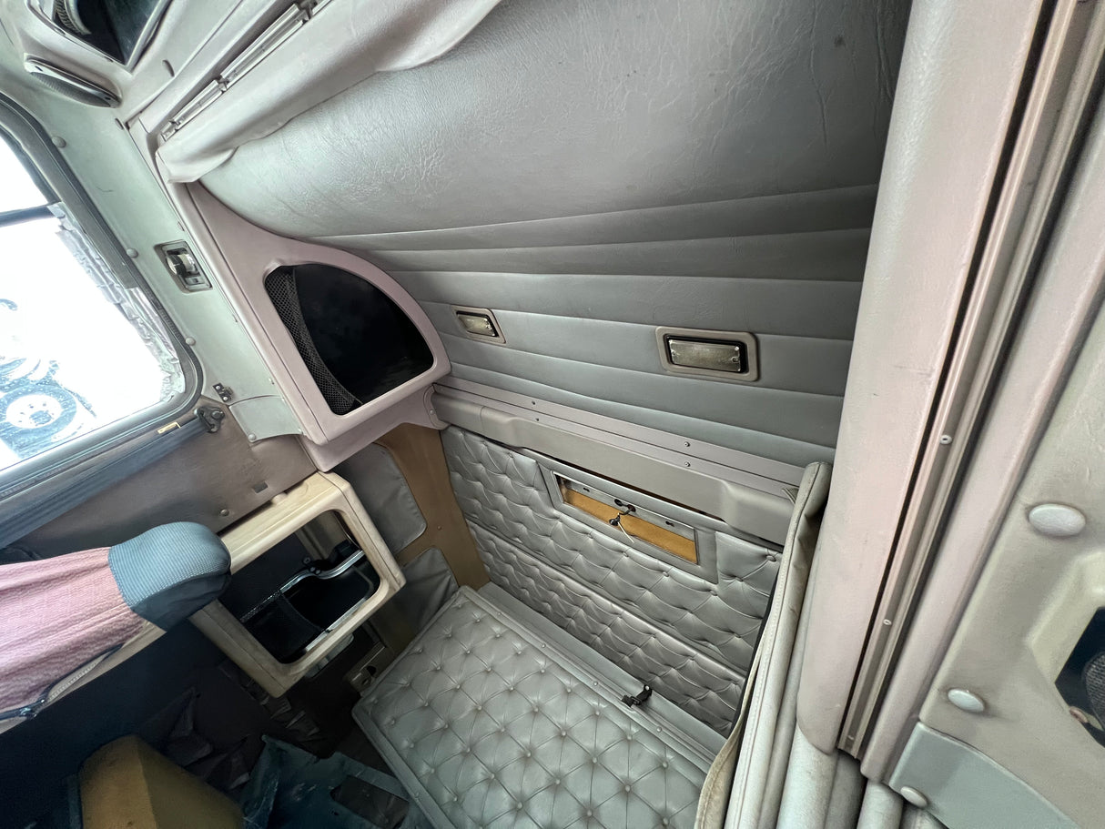 1997 International 9200 SBA Cab