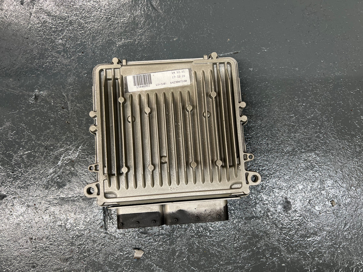 Mercedes Engine Control Module (ECM) OEM Part # A 642 900 71 00, Bosch Part # 0 281 016 633